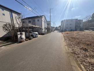 【前面道路含む現地写真】 | 【JINSEI】～JNセレクトタウンみどりの中央～最終１区画　建築条件なしの分譲地