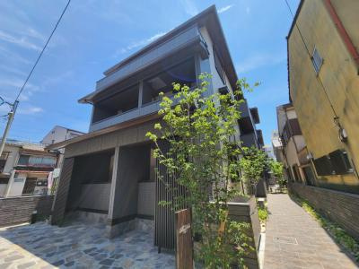 ヴァンソレイユ二条の外観