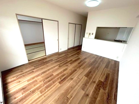 メゾンドール明石山ノ手台B棟の居間・リビング