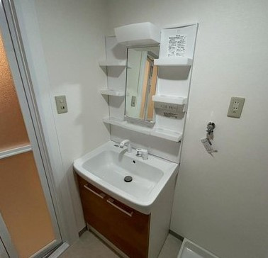 メゾンドール明石山ノ手台B棟の独立洗面台