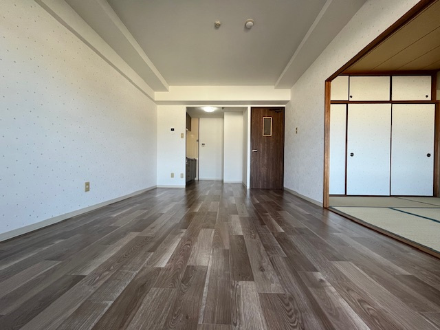 パストラル和泉の居間・リビング