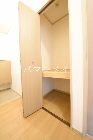 【収納】 | パークサイド上矢部A | 玄関ホールに収納あります