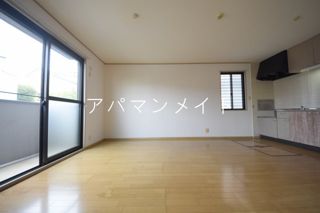 【居間・リビング】 | パークサイド上矢部A | 戸塚周辺ならアパマンメイトへＬｅｔｓ Ｇｏ ！