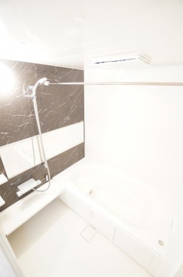 【浴室】 | フルーレット | ※同物件・反転タイプの写真です。