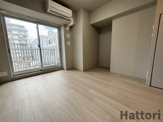 TOPAZ江坂の居間・リビング