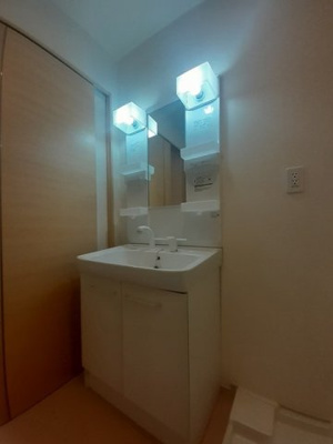 【洗面所】 | ヴェルデ・Ｋ　Ⅰ | 広い洗面スペース