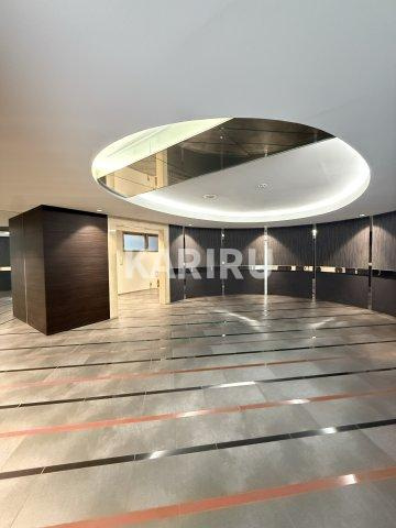 SERENiTE北浜のロビー