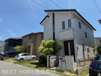 【外観】 | 平成２７年２月建築！素敵な戸建住宅です♪オール電化住宅！駐車２台可能です！