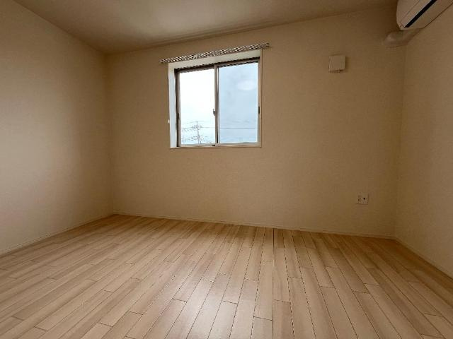 コンフォール　Ｋの内装|明るい室内です