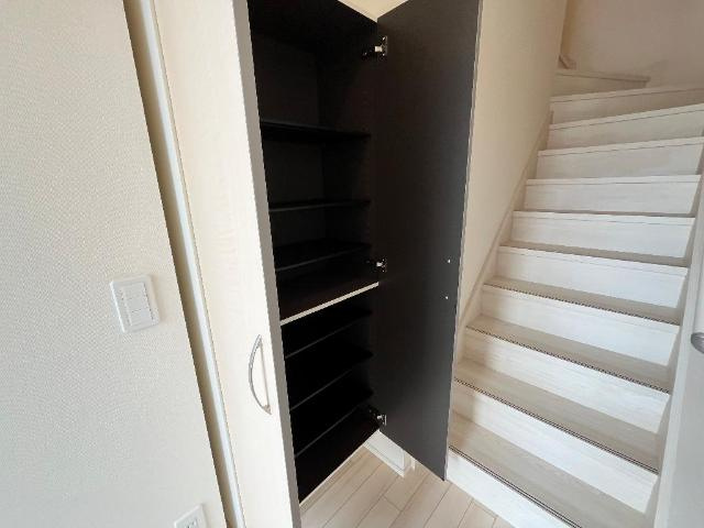 コンフォール　Ｋの玄関|下駄箱