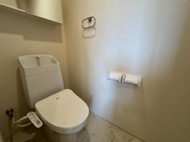 コンフォール　Ｋのトイレ|シャワー付トイレ