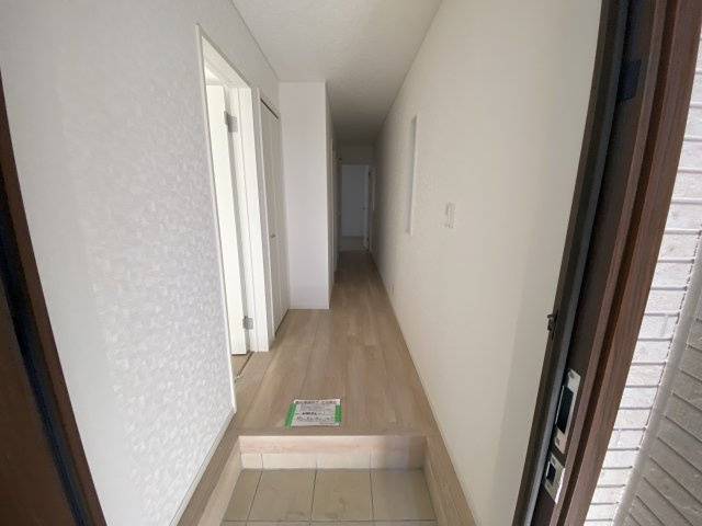 清瀬市松山1丁目　新築戸建の玄関