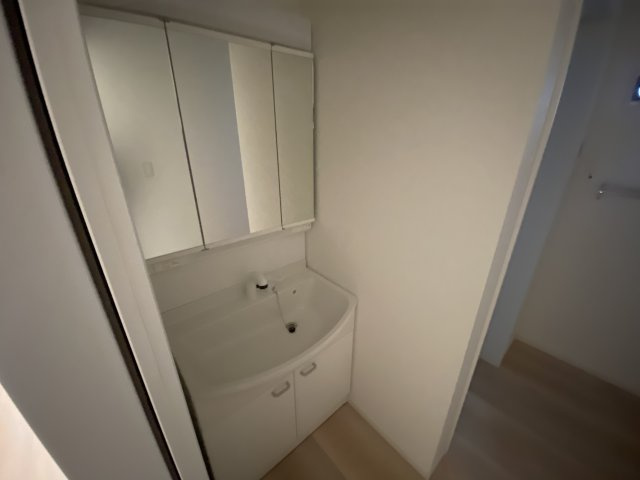 清瀬市松山1丁目　新築戸建の独立洗面台