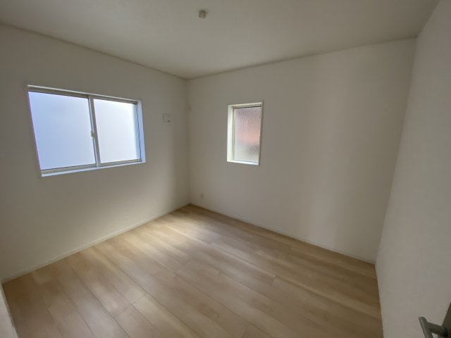 清瀬市松山1丁目　新築戸建の洋室