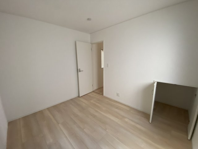 清瀬市松山1丁目　新築戸建の洋室