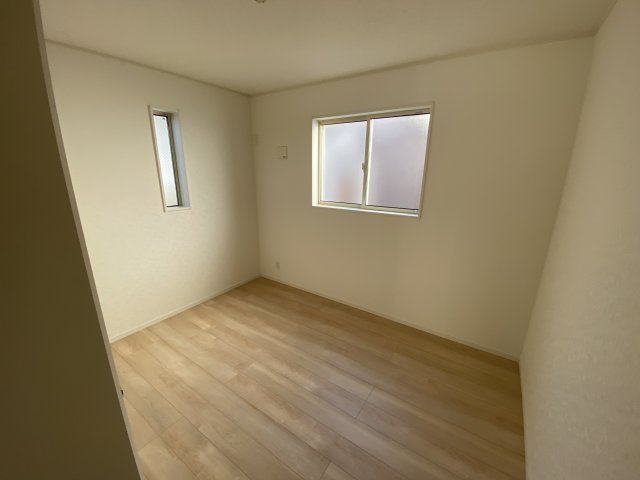 清瀬市松山1丁目　新築戸建の洋室