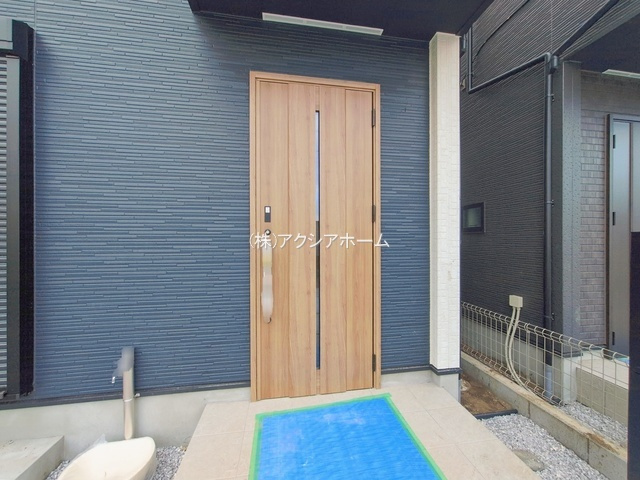 入間市野田・全4棟　新築一戸建　3号棟　～収納スペース豊富～の玄関|現地写真（2026年1月7日撮影）