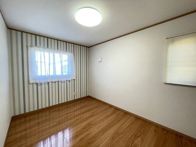 八戸市江陽1丁目の洋室