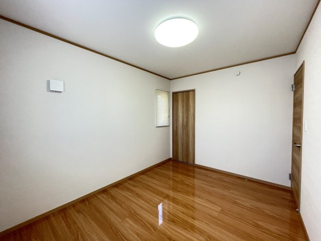 八戸市江陽1丁目の洋室