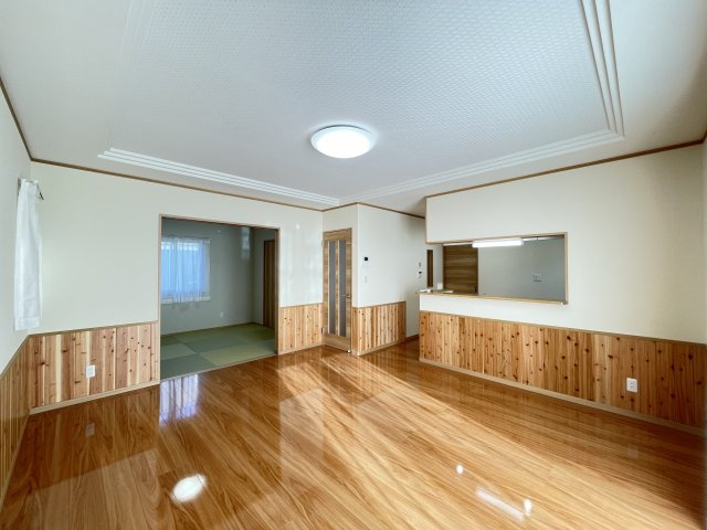 八戸市江陽1丁目の居間・リビング