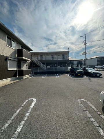 Ｄ－ｒｏｏｍ大信の駐車場