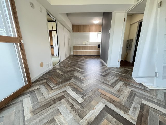 光明台ハイタウン2号棟の居間・リビング