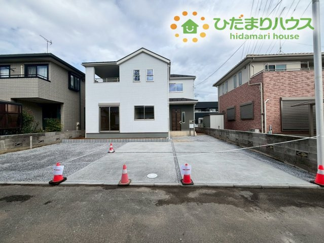 鴻巣市人形　新築一戸建て　リーブルガーデン　01の駐車場