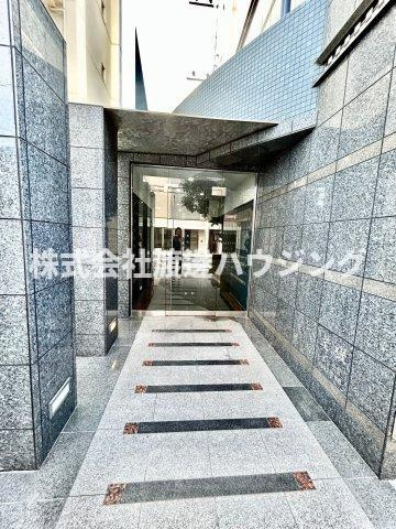 サングレートESAKAⅡのエントランス