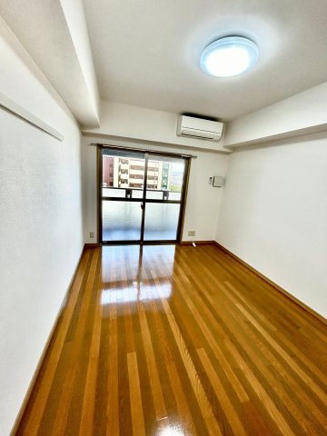 サングレートESAKAⅡの居間・リビング