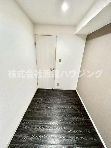 コーポ南千里の収納|ウオークスルークローゼット