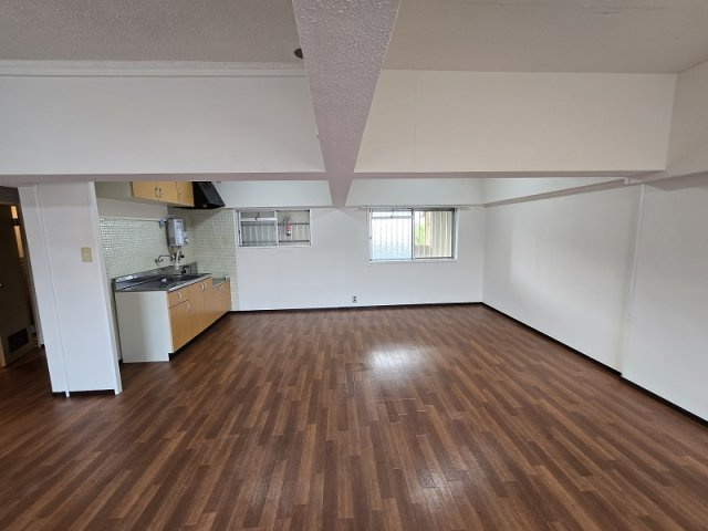 名古屋市名東区平和が丘３丁目の中古マンションの居間・リビング