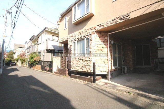 【前面道路含む現地写真】