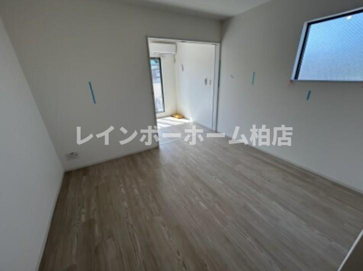 特典：仲介手数料が不要です‼の居間・リビング|おしゃれな居間です