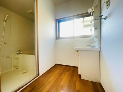 栄団地の洗面所