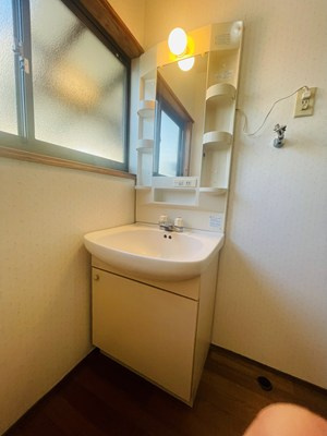 栄団地の独立洗面台