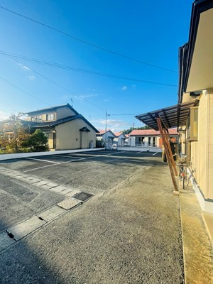 栄団地の駐車場