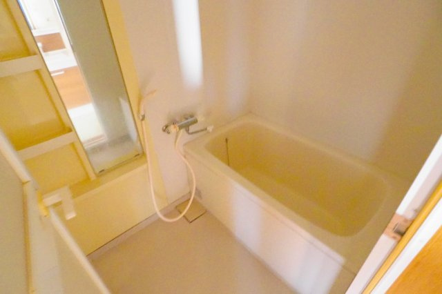 アンフォーラ宮脇の浴室