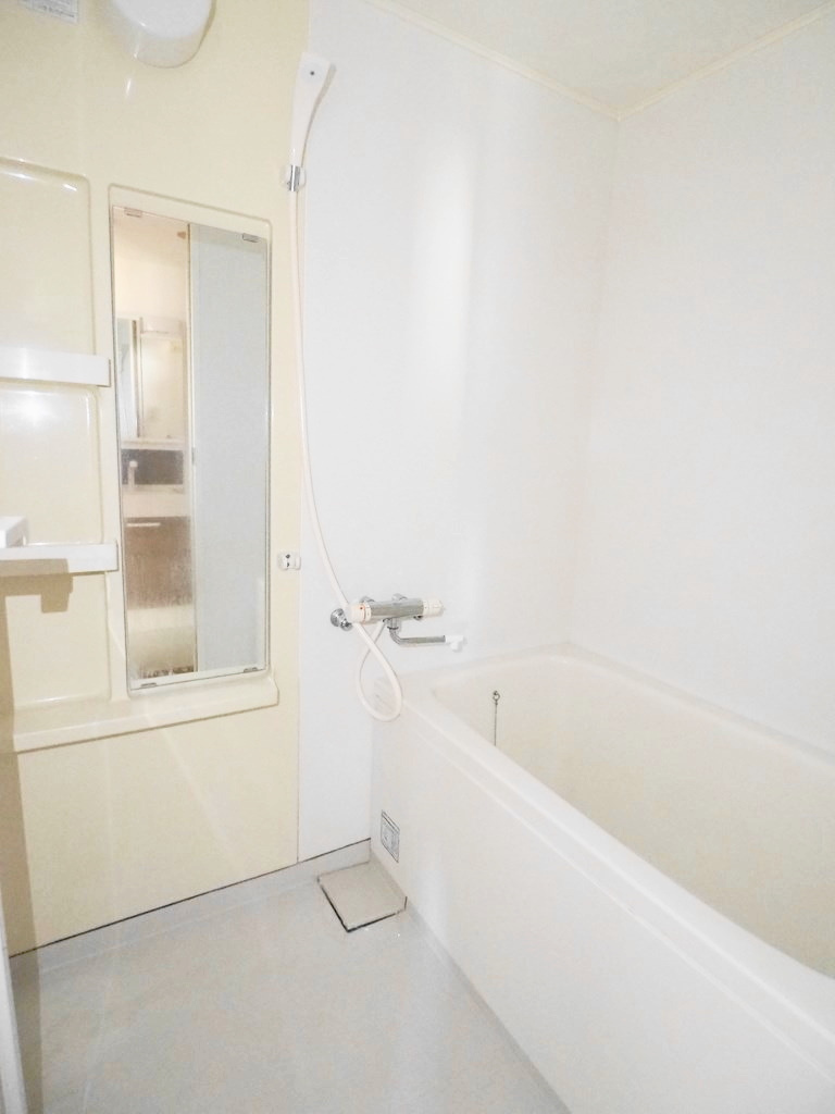 アンフォーラ宮脇の浴室