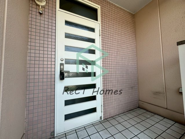 八丈グランドハイツNの玄関