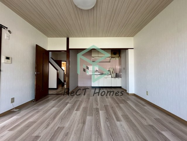 八丈グランドハイツNの居間・リビング