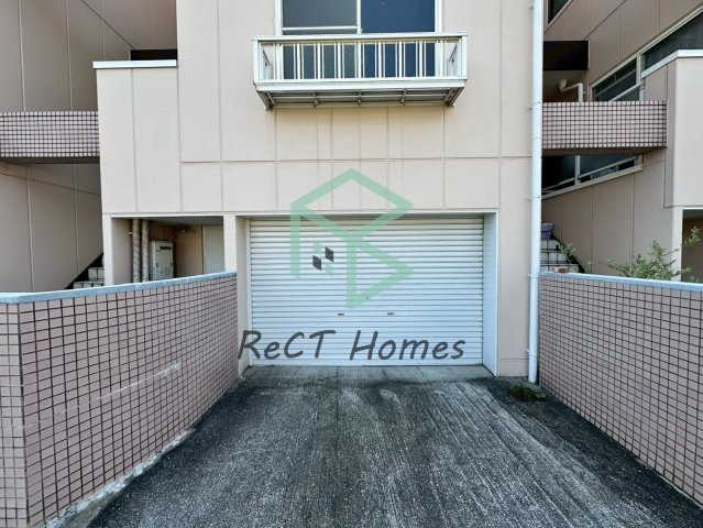 八丈グランドハイツNの駐車場