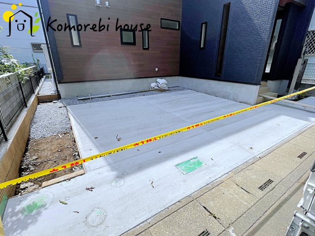 上尾市小泉6丁目　新築一戸建て　ブルーミングガーデン　01の駐車場|6/28撮影