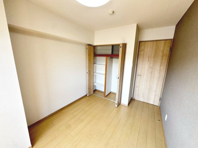 【収納】 | グラン・コート堺ザビエル公園東 | 全和洋室に収納有りますので、収納場所に困らず綺麗な室内をたもてますね！家族の思い出も大切にしまっておけますね！