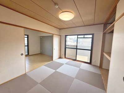 【和室】 | グラン・コート堺ザビエル公園東 | 全居室バルコニーに面しています！日当り・通風良好です♪全ての部屋がバルコニーに面しているため、自然光が豊富に入り、換気もスムーズに行えます♪