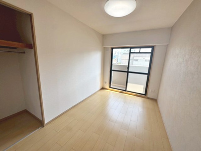 【洋室】 | グラン・コート堺ザビエル公園東 | 家探しはどうやってするの？から資金のことや住宅ローン、税金や制度のことまで住宅の難しいことをわかりやすく説明いたします♪