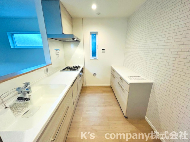 ◎茅ヶ崎市香川5丁目　新築戸建　1号棟のキッチン|ゆとりあるキッチンスペースでお子様ともお料理を楽しむことができます☆