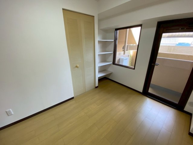 コンセール町北の洋室