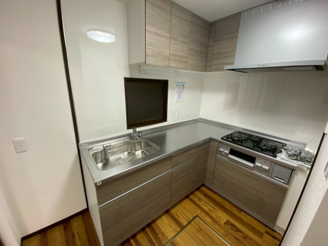 コンセール町北のキッチン|コンパクトなキッチンで掃除もラクラク