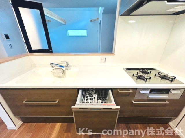 ◎茅ヶ崎市香川5丁目　新築戸建　2号棟のキッチン|食洗器付きのシステムキッチンでお片付けも楽々☆