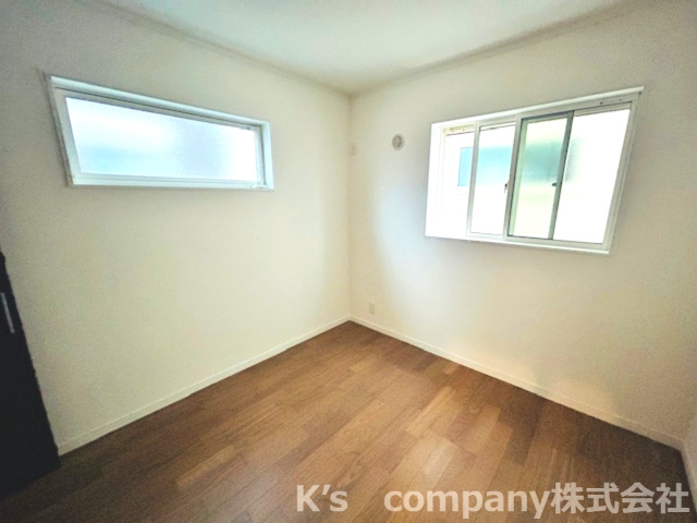 ◎茅ヶ崎市香川5丁目　新築戸建　2号棟の子供部屋|2面採光の明るい洋室♪